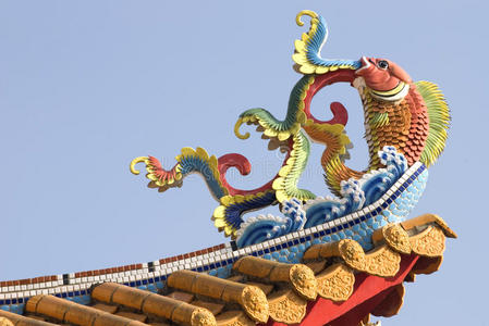 彩色寺庙屋顶。
