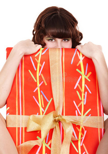 礼品盒大红色的女孩。