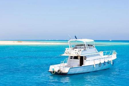 小游艇船坞入口图片