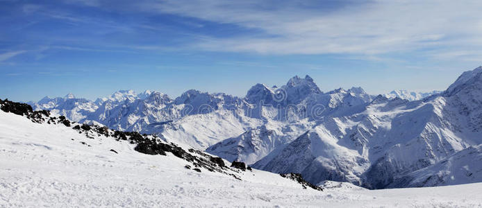 厄尔布鲁斯山。全景图