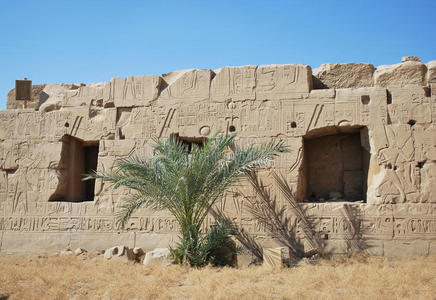 埃及卢克索卡纳克神庙的古城墙