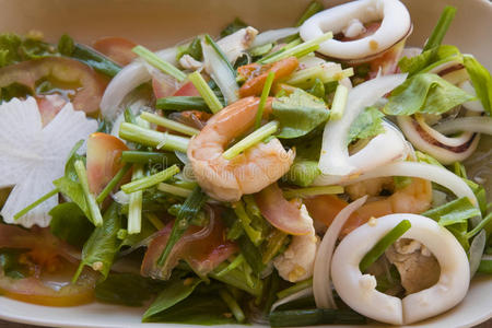 泰式海鲜辣沙拉