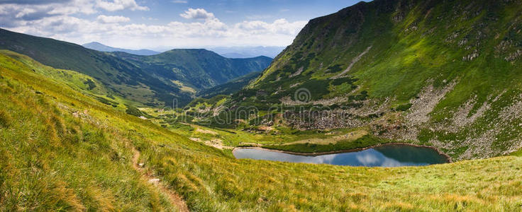 高山湖泊