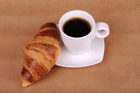 牛角包和咖啡