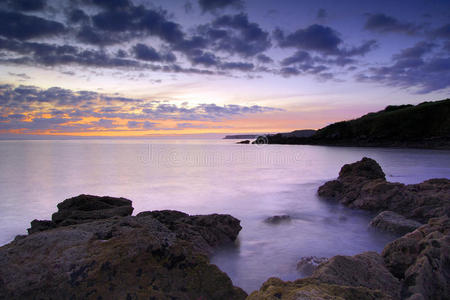 日出前的盐场湾图片
