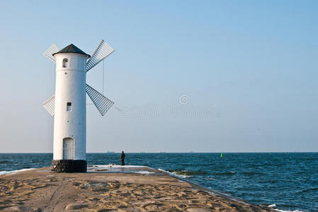 海边的风车图片