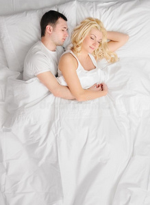 男人睡女人的过程图片