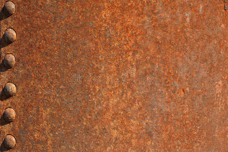 背景:锈迹斑斑木门板红色锈色纹理的抽象肮脏背景仿古铜铭牌利奥波德