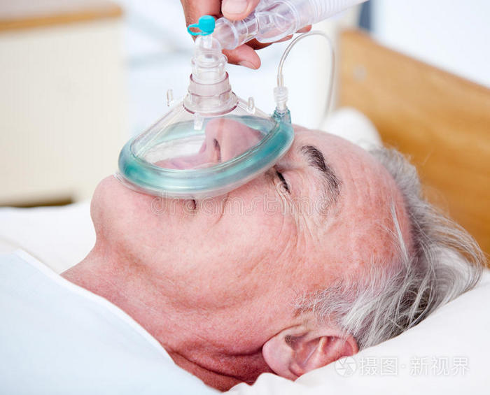 老年患者氧气面罩