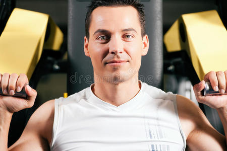 适合 锻炼 运动 权力 肌肉 男人 力量 健身房 健美 建筑