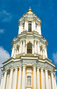 基辅佩切尔斯卡娅劳拉。蓝天钟楼