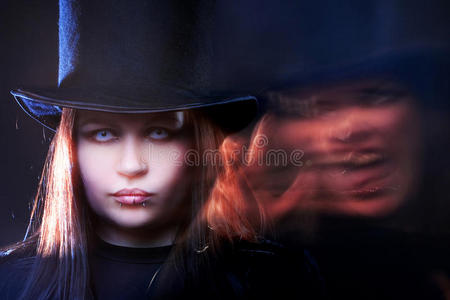 双重人格.阴险的人棋典当铸造塔的阴影.