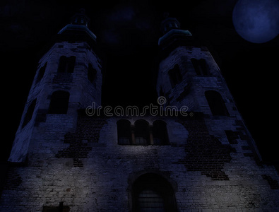 月夜中的中世纪教堂图片