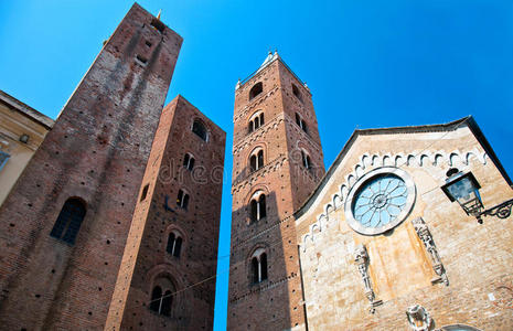 意大利里维埃拉的塔楼