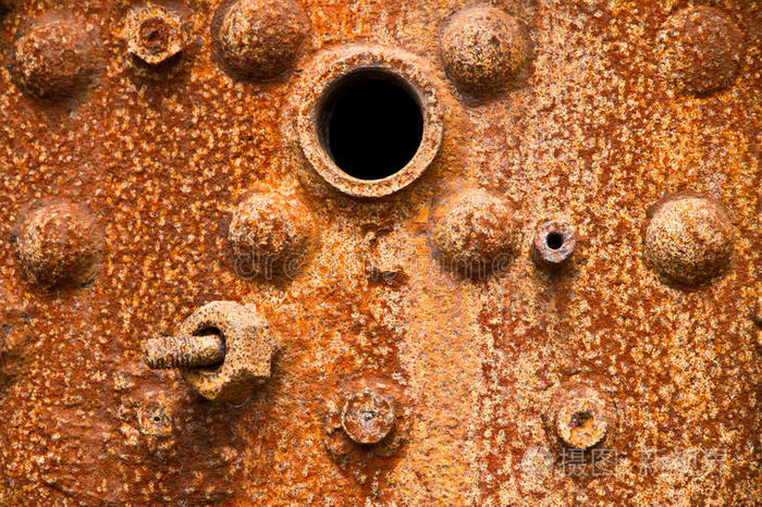 生锈蒸汽锅炉的特写镜头