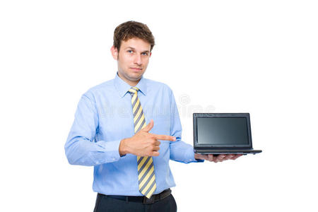 年轻人使用10英寸屏幕的小型笔记本电脑