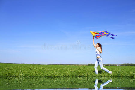 女孩和风筝