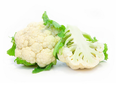 面团和花椰菜,红色的胡椒和乳霜调味汁采用一英语字母表的第2个字