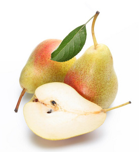 两个熟梨和一个半的.照片