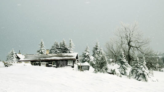 山间小屋