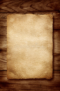 木头上的旧羊皮纸