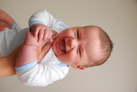 快乐微笑的婴儿画像