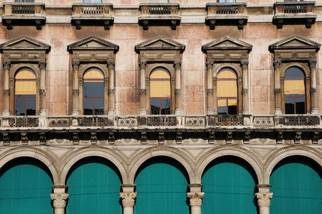 古典建筑带窗墙型图片