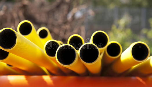 黄色塑料管