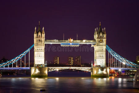 目的地 市中心 泰晤士河 伦敦 旅行 场景 反射 照亮 河岸