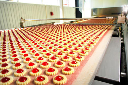 工厂生产饼干