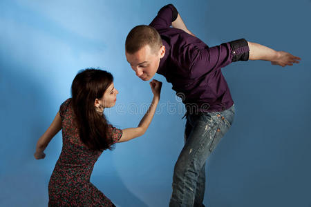 被打的人男人被女人打照片