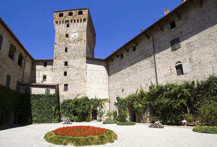 蒙蒂西亚鲁戈洛城堡的院子