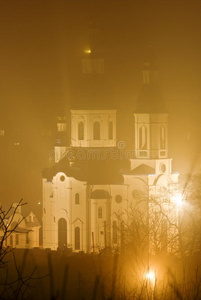 薄雾中的基督教会