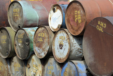废油桶照片