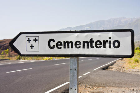 通往拉普拉玛墓地的路标，加那利伊斯潘