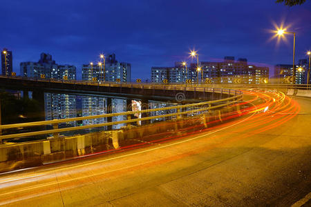 夜间城市交通