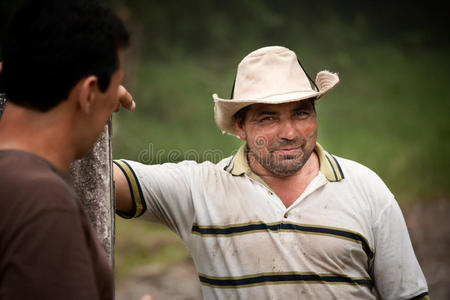 哥斯达黎加英俊的男性牧场手
