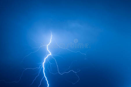 敬畏 暴风雨 权力 危险 能量 螺栓 自然 指控 暴雨 风景