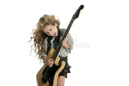 小金发女孩弹电吉他