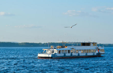 伏尔加河上的船