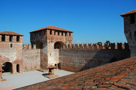 诺威奇城堡意大利伦巴第桑奇诺中世纪城堡照片