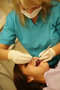 牙齿完好的健康检查患者图片