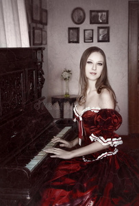 女人与钢琴