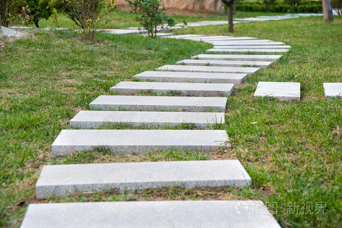 公园里美丽的石路