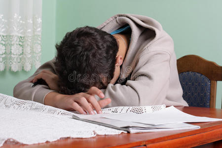 学生打瞌睡图片