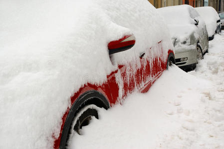 冬季雪地停车