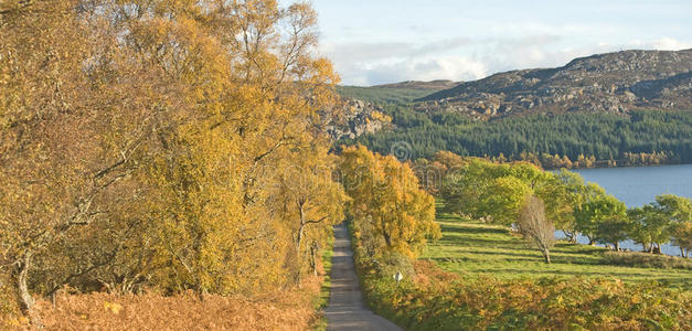 苏格兰高地的公路。