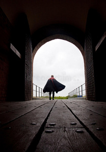 人类城堡骑士离开城堡照片