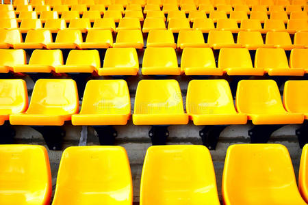 黄色塑料座椅