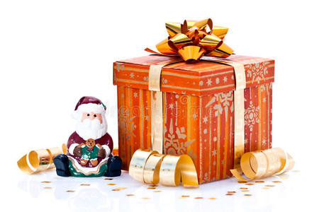 包装礼品和圣诞老人形象图片